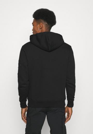 Пуловер с капюшоном