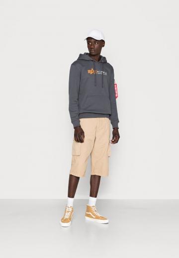 Пуловер с капюшоном