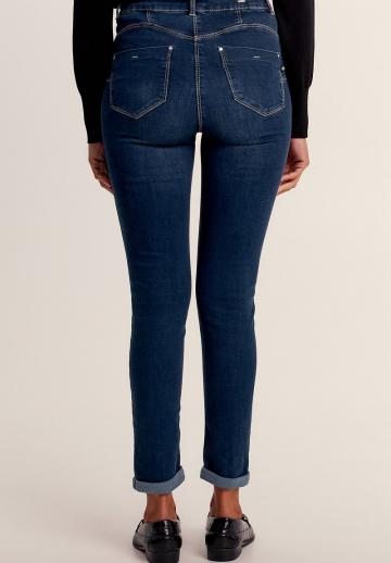 Короткие джинсы