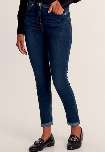Короткие джинсы