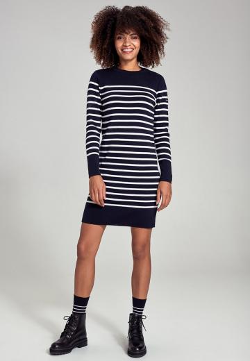 Вязаное платье