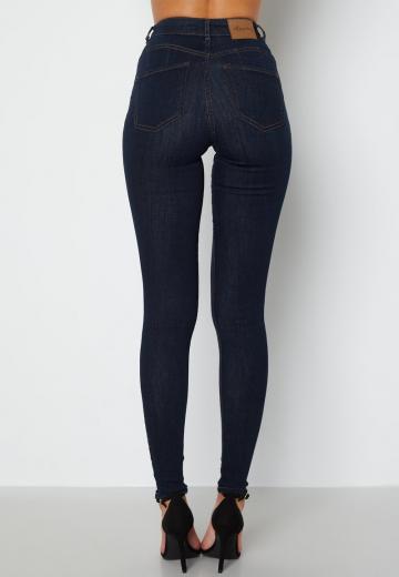 Узкие джинсы