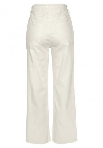 Короткие джинсы