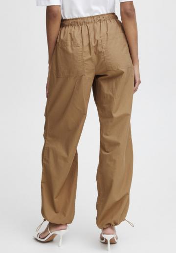 Брюки с накладными карманами