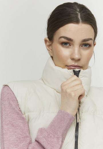 Пуховой жилет