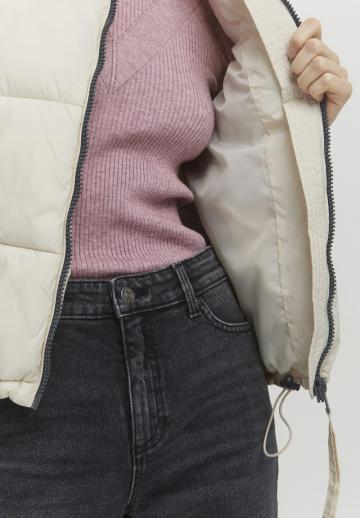 Пуховой жилет