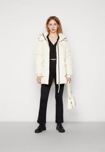 Пуховое пальто