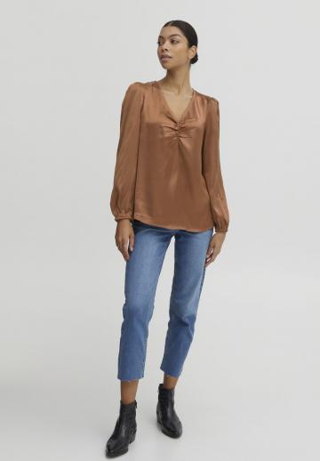 Атласная блузка