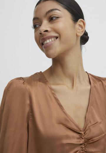 Атласная блузка