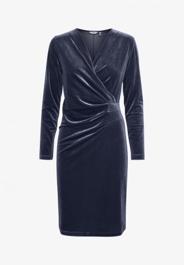 Платье футляр