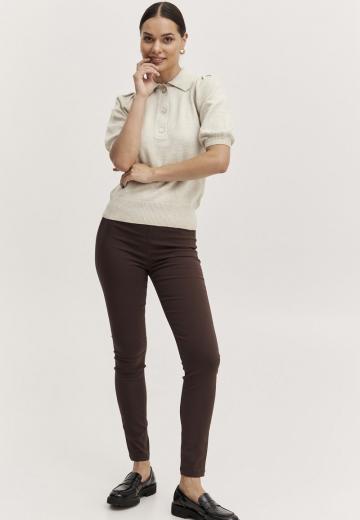 Пуловер с воротником поло