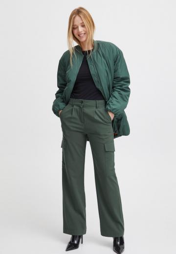 Брюки с накладными карманами