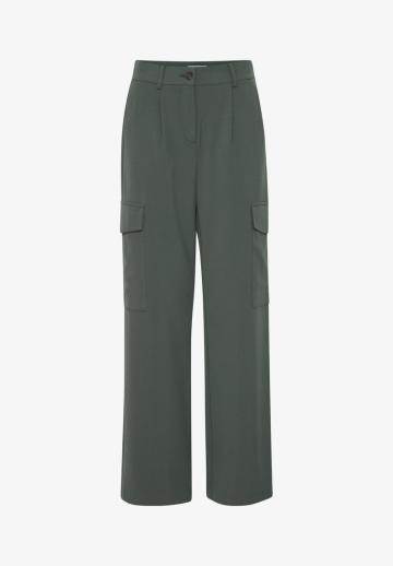 Брюки с накладными карманами