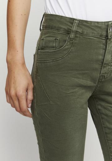 Узкие джинсы