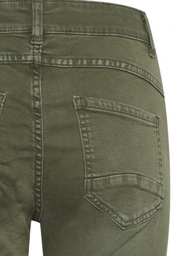 Узкие джинсы