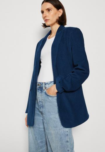 Вельветовая куртка