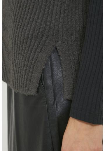 Пуловер без рукавов