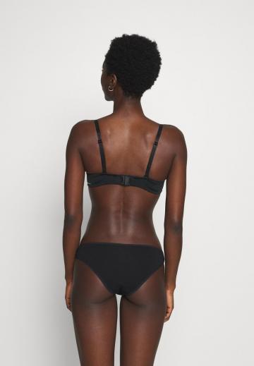 Бюстгальтер без бретелек