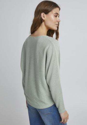 Пуловер с вырезом V