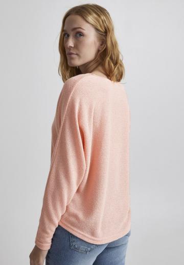 Пуловер с вырезом V