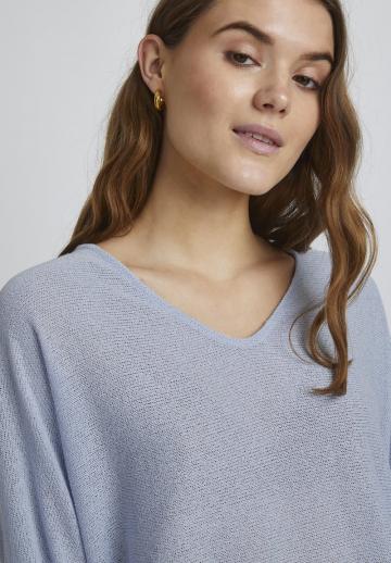 Пуловер с вырезом V