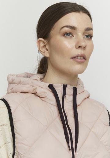 Пуховой жилет