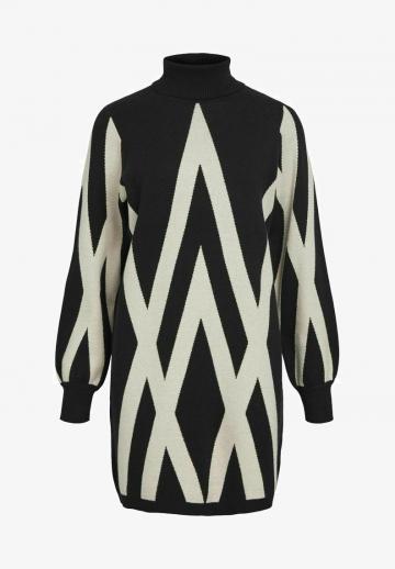 Вязаное платье