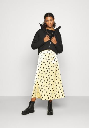 Короткая куртка