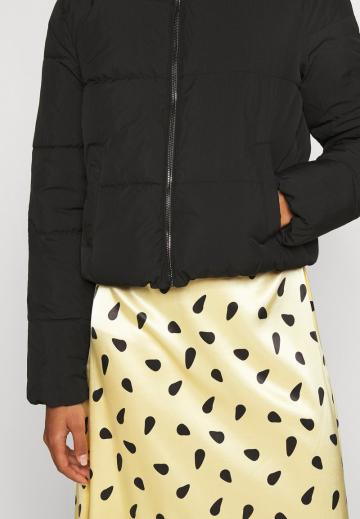 Короткая куртка