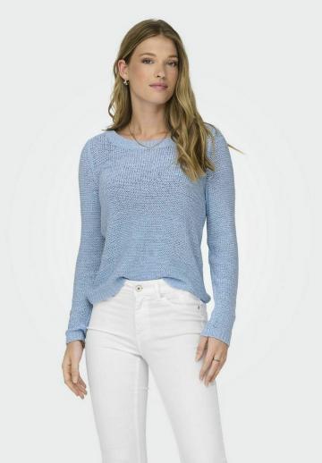 Пуловер в полоску