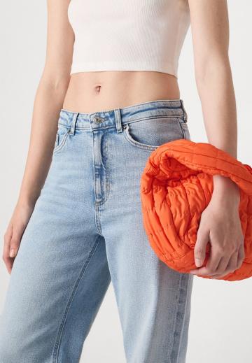 Свободные джинсы