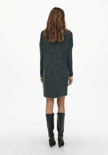 Вязаное платье