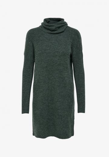 Вязаное платье