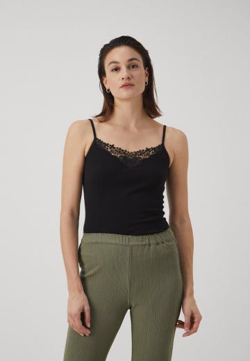 Топ на бретельках