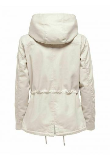 Куртка с накладнымит карманами