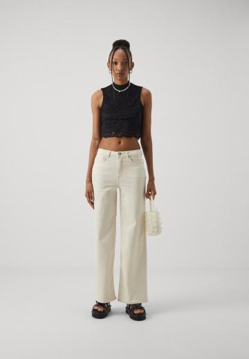 Свободные джинсы