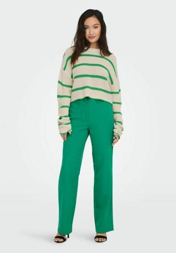 Пуловер в полоску