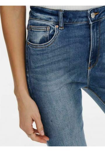 Клешеные джинсы