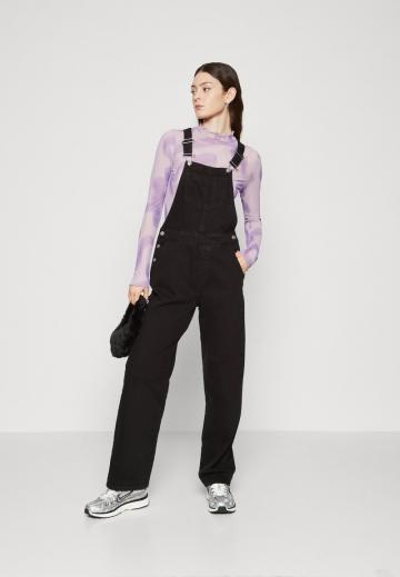 Джинсовый комбинезон