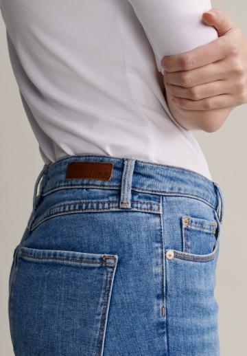 Узкие джинсы