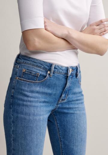 Узкие джинсы