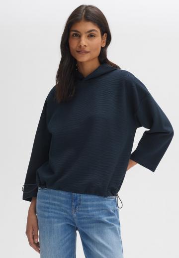 Пуловер с капюшоном