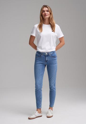 Узкие джинсы