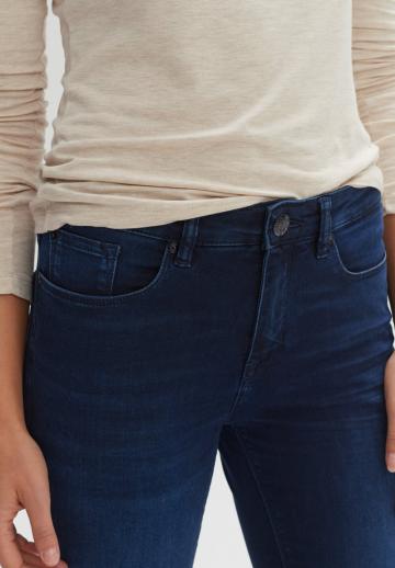 Короткие джинсы