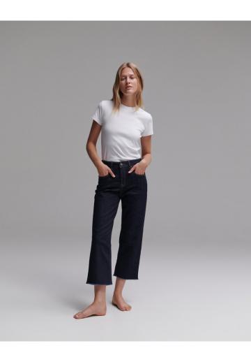 Короткие джинсы