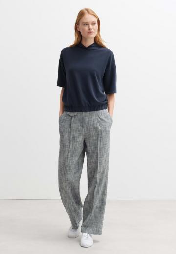 Пуловер с капюшоном