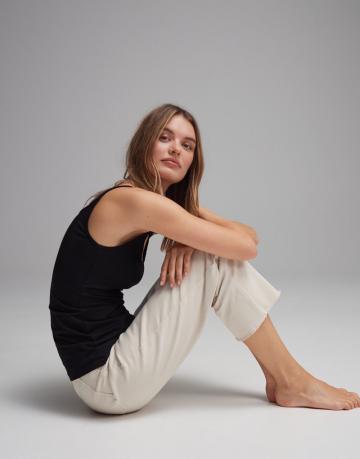 Топ на бретельках