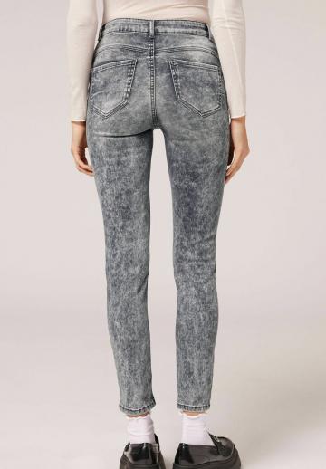 Узкие джинсы