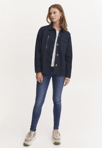 Куртка с накладнымит карманами