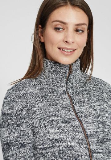 Вязаная кофта